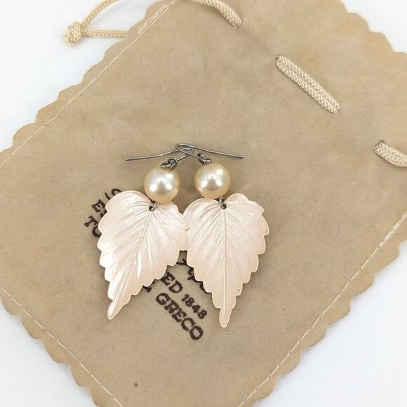 Giovanni APA Made in Italy Pearl and Shell Vintage Leaf Pierced Dangle Earrings - Picture 2 of 3